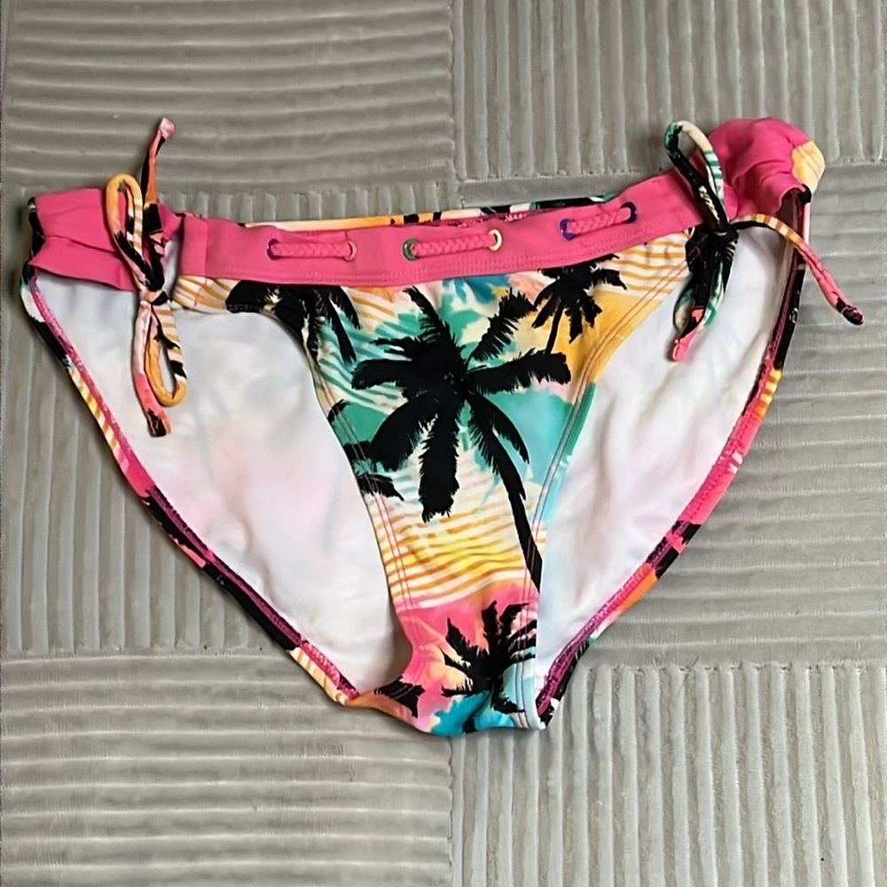 Op bikini swimsuit Size Medium - Picture 5 of 15